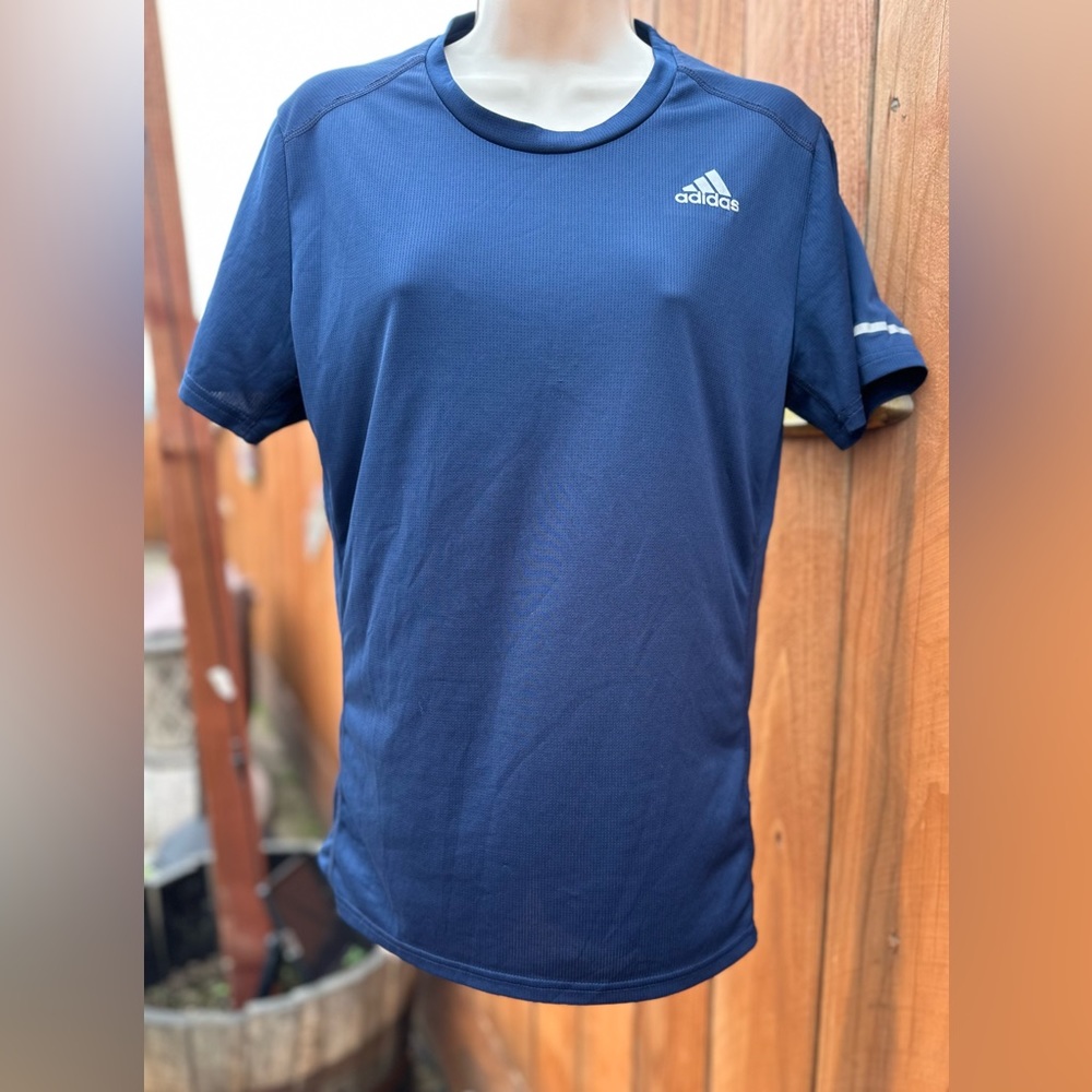 Adidas Climalite Athletics T-Shirt in Blue Size Small